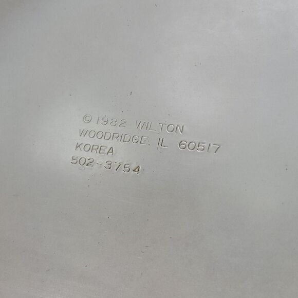 Wilson | 1982 Huggable Teddy Bear Pan - Picture 7 of 7